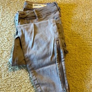 Cute stretchy pistola skinny jeans with zipper accent pockets gray/lilac
